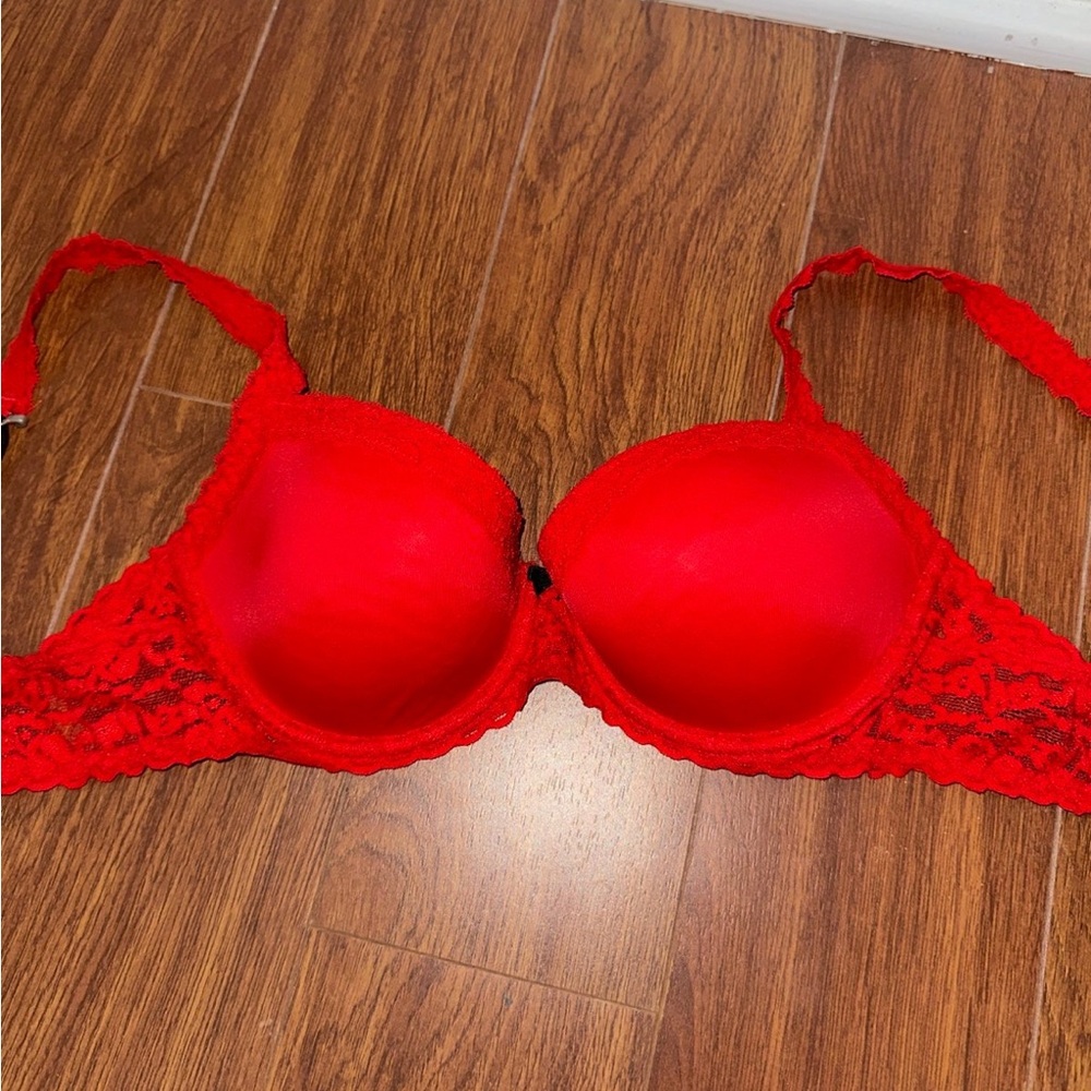 Victoria secret PINk bra lace wing Demi 36B